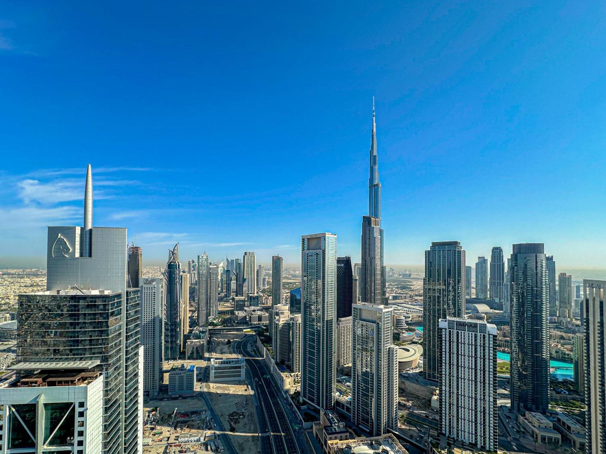 Burj Khalifa View Balcony With 64th Floor Infinity Pool In Paramount Midtown Appartement *
