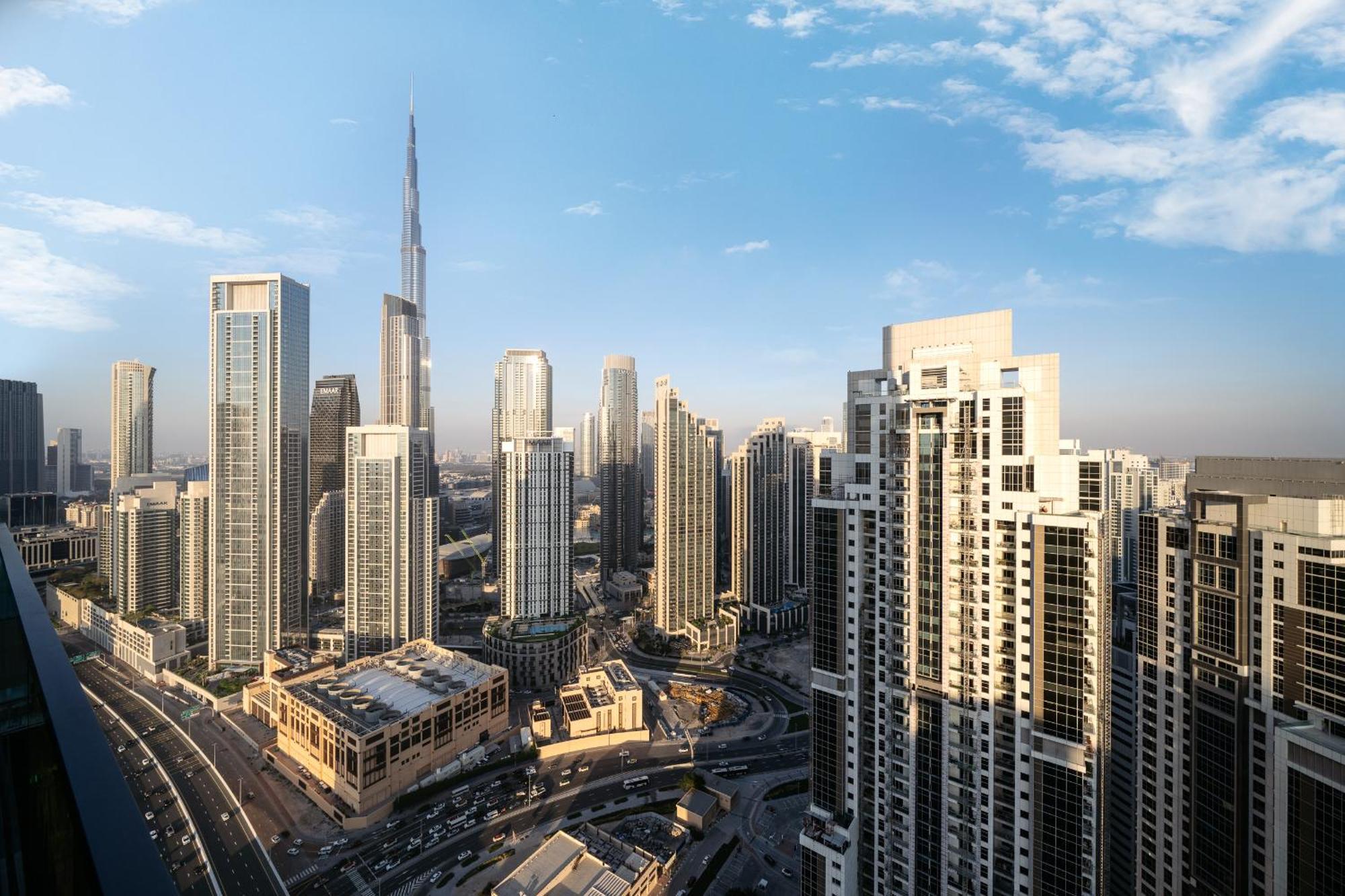 Burj Khalifa View Balcony With 64th Floor Infinity Pool In Paramount Midtown Appartement Dubai
